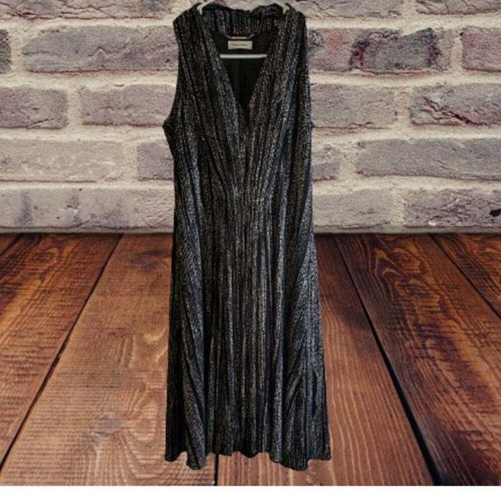 Calvin Klein medium petite black and silver sleeveless polyester blend stretch.
